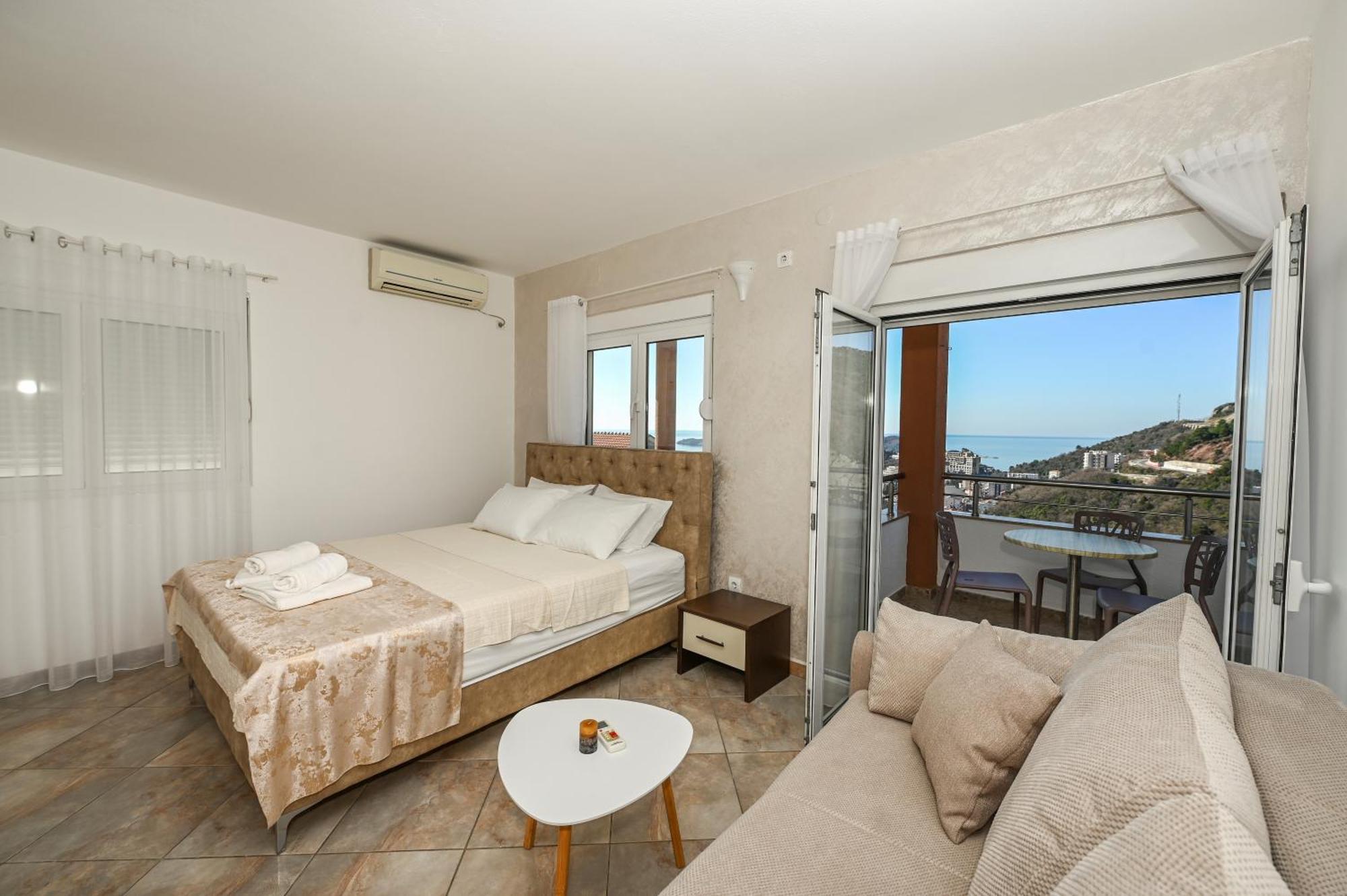 Lux Rajovic * Budva